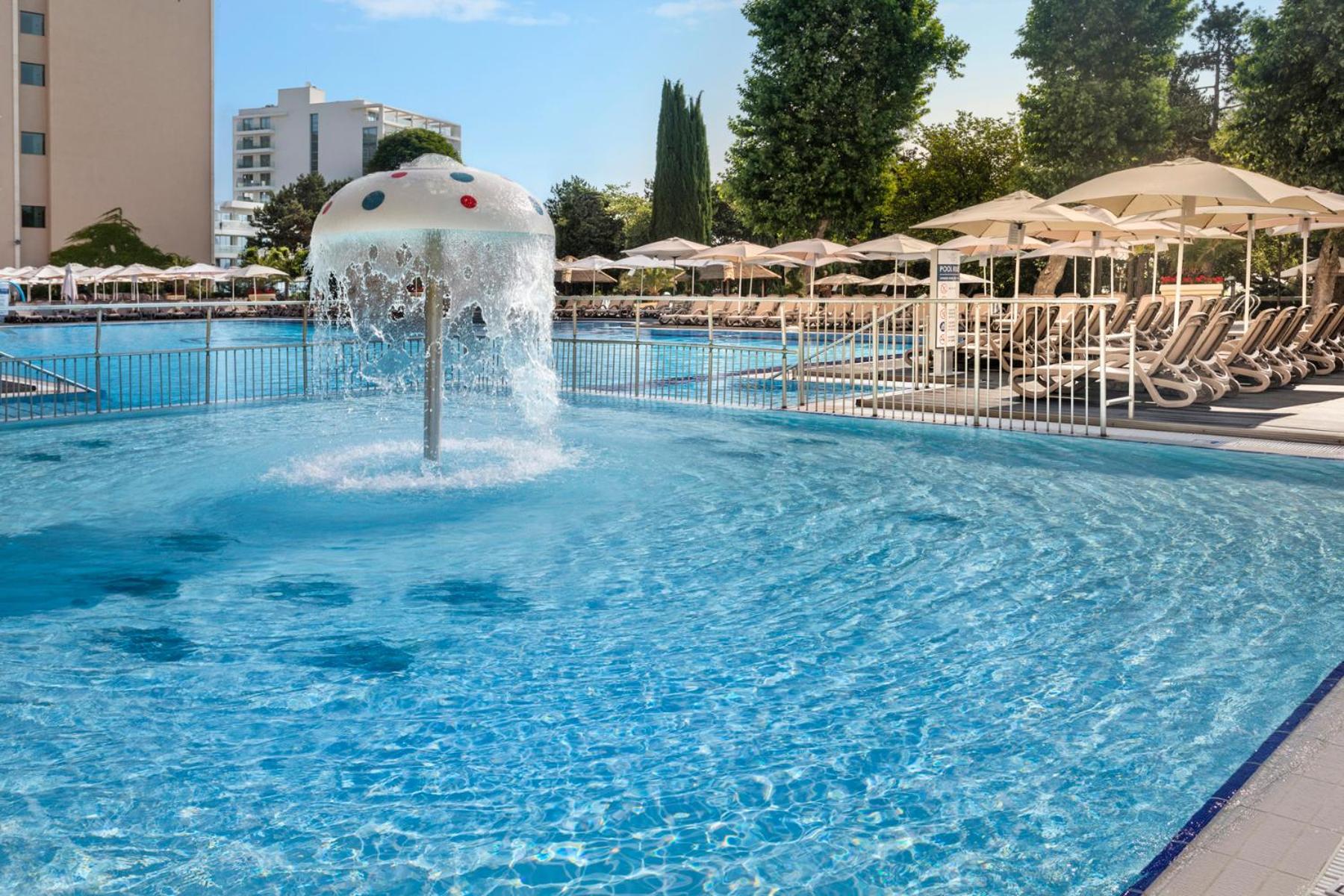 فندق مليا جراند هيرميتدج غولدن ساندز المظهر الخارجي الصورة The swimming pool at the hotel