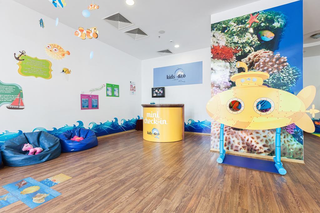 فندق مليا جراند هيرميتدج غولدن ساندز المظهر الخارجي الصورة Kids Club at the Royal Caribbean International Oasis of the Seas